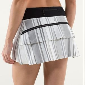 Lululemon run pace setter skirt, groovy stripe nimbus/black htf rare 6/8?